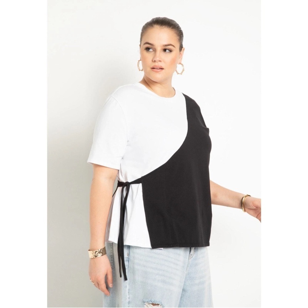 Eloquii Plus Size Black and White Color-block Short Sleeve T-Shirt